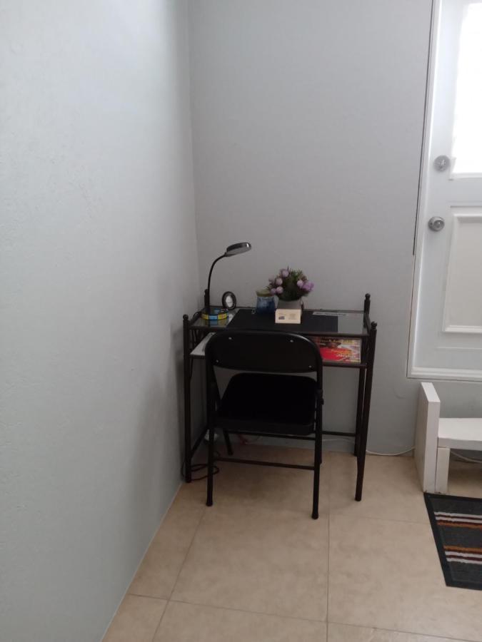 Michand Guest Apartments- Cozy One Or Two Bedroom- 5 Walk Minutes From Airport 10 Mins Drive To Oistins Or Beach Christchurch Exterior foto