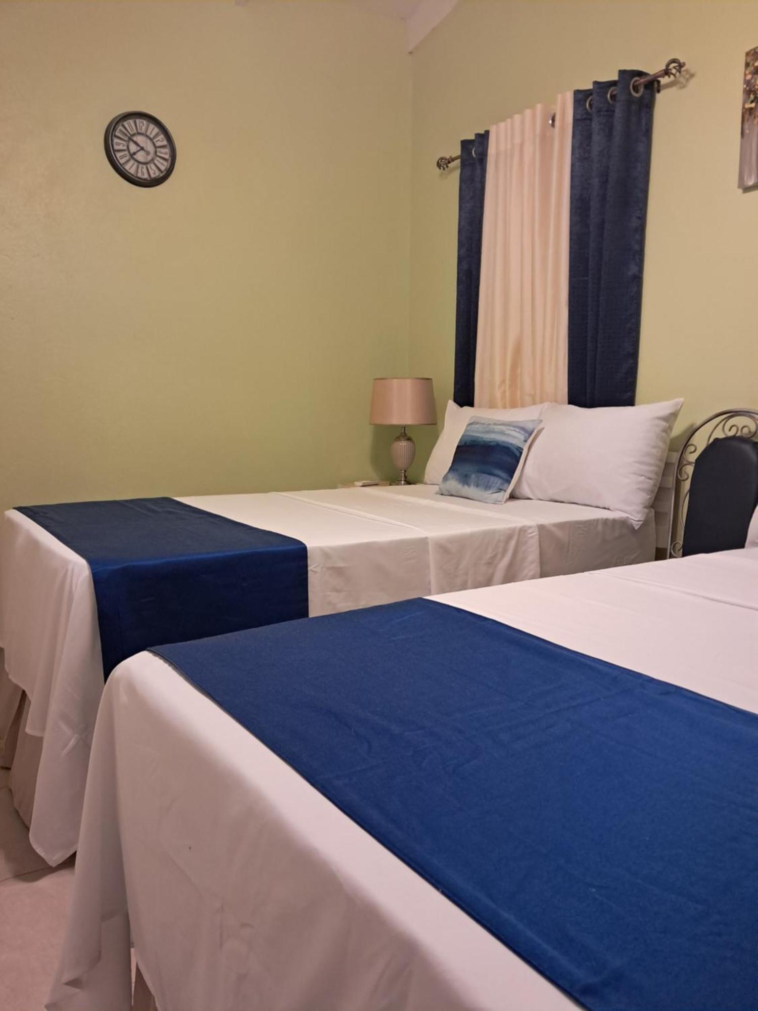 Michand Guest Apartments- Cozy One Or Two Bedroom- 5 Walk Minutes From Airport 10 Mins Drive To Oistins Or Beach Christchurch Exterior foto