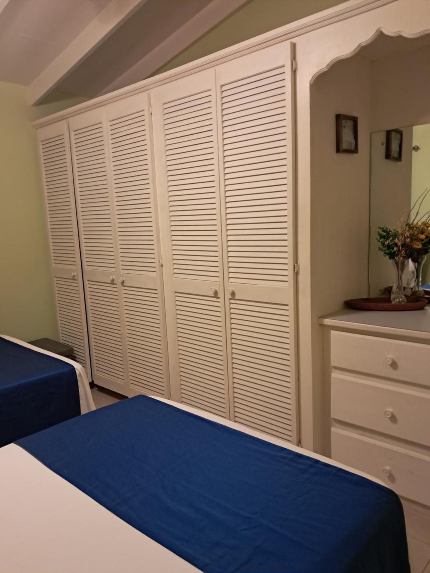 Michand Guest Apartments- Cozy One Or Two Bedroom- 5 Walk Minutes From Airport 10 Mins Drive To Oistins Or Beach Christchurch Exterior foto