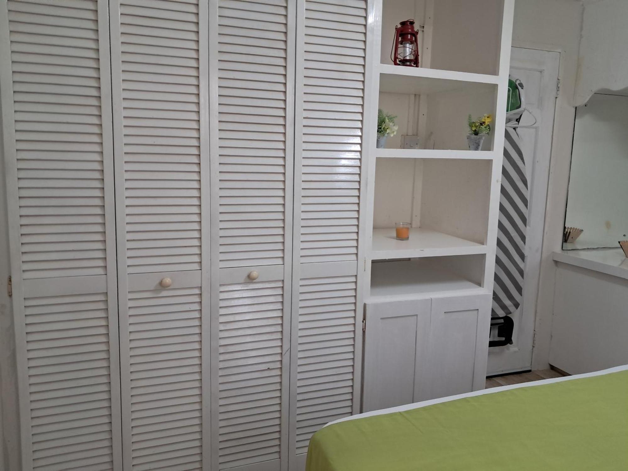 Michand Guest Apartments- Cozy One Or Two Bedroom- 5 Walk Minutes From Airport 10 Mins Drive To Oistins Or Beach Christchurch Exterior foto